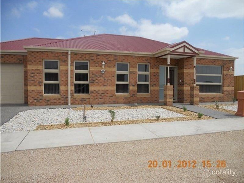 3 Moor Park Ave, Harkness, VIC 3337