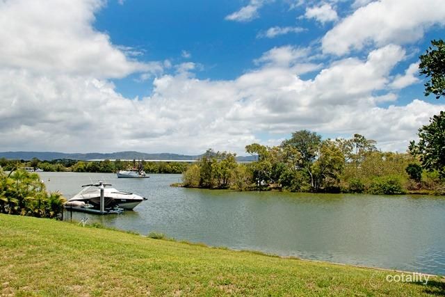 2335 Cressbrook Dr, Hope Island, QLD 4212