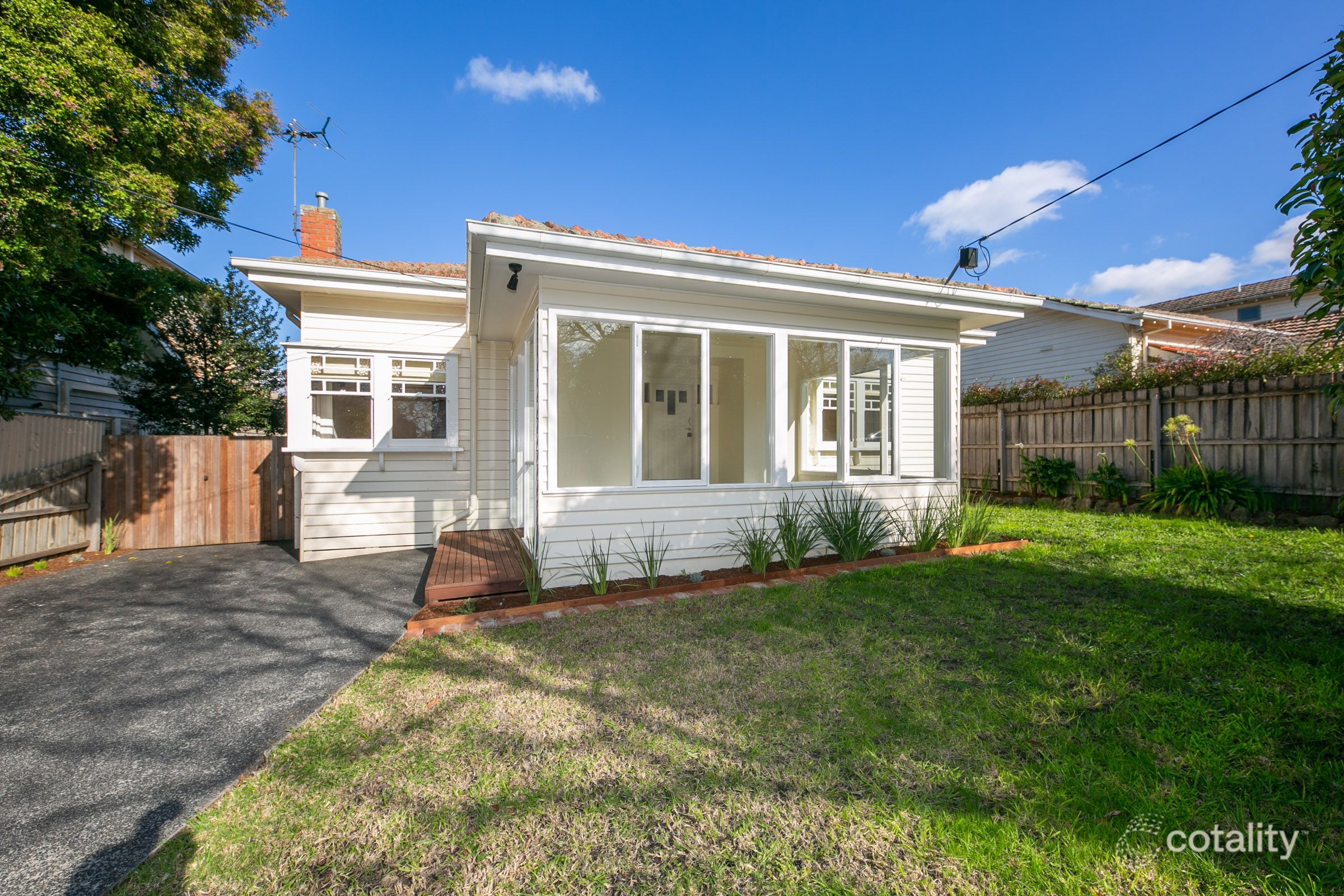 8 Kinloch Ave, Mont Albert, VIC 3127