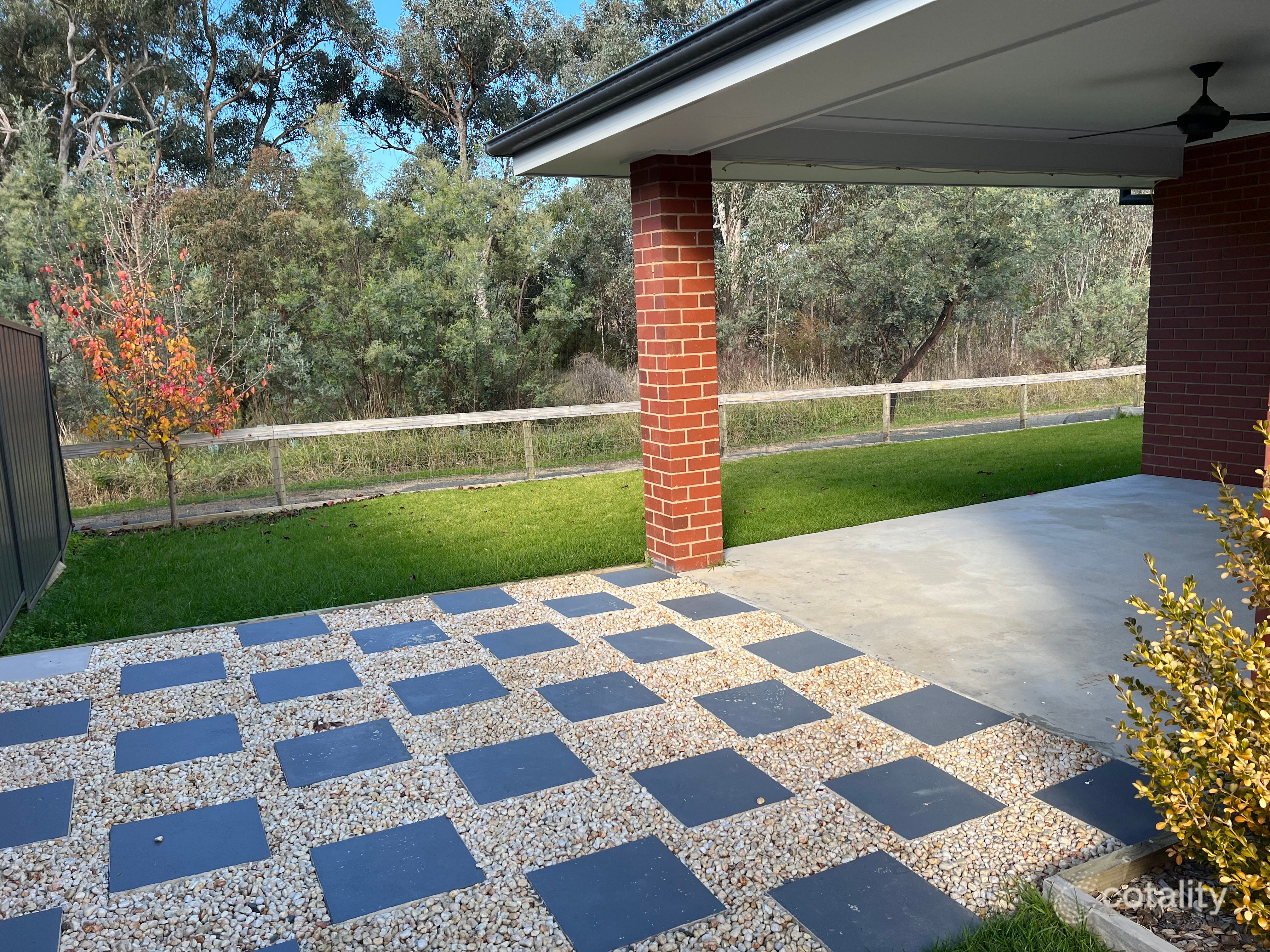 2/99 Stanton Dr, Thurgoona, NSW 2640