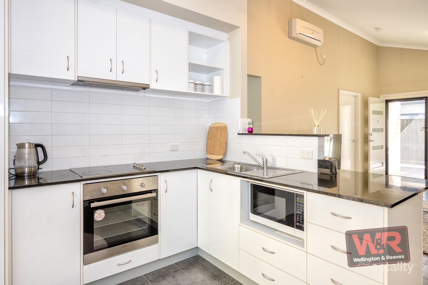 13/20 Grove St W, Little Grove, WA 6330