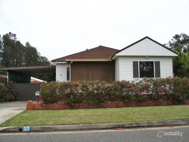 10 St Johns Dr, Croudace Bay, NSW 2280