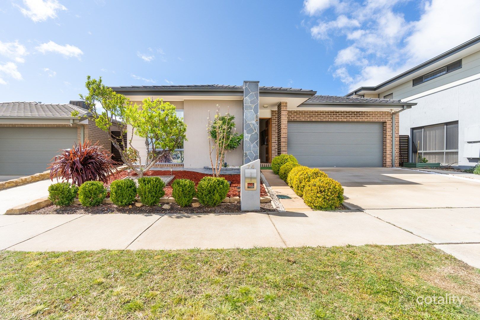 74 Cocoparra Cres, Crace, ACT 2911