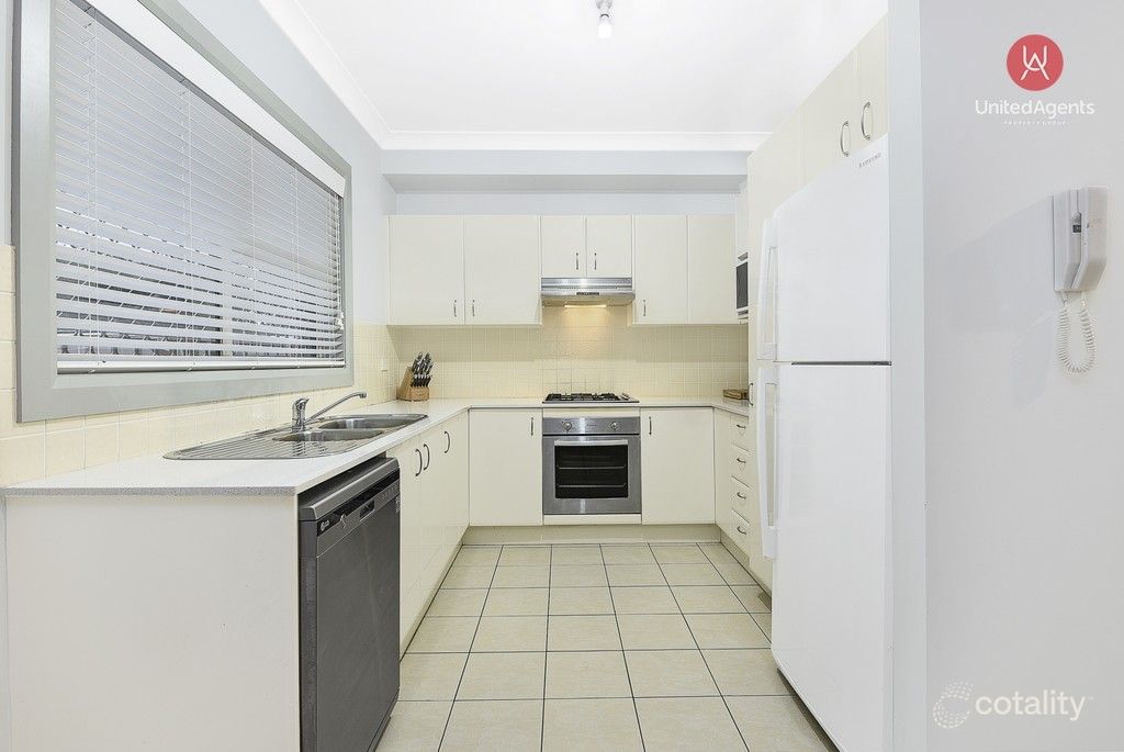 2/6 Bangalow Pl, Hoxton Park, NSW 2171