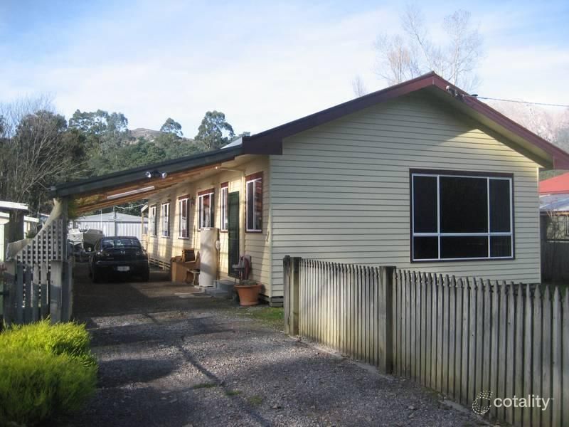 8b Penghana Rd, Queenstown, TAS 7467