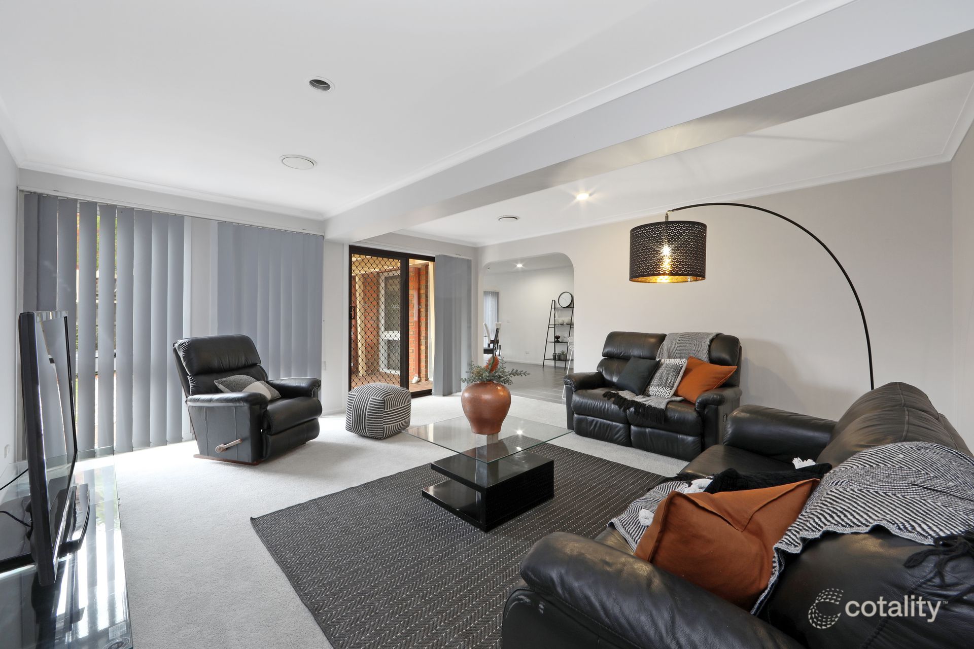 42 Lakeside Bvd, Rowville, VIC 3178