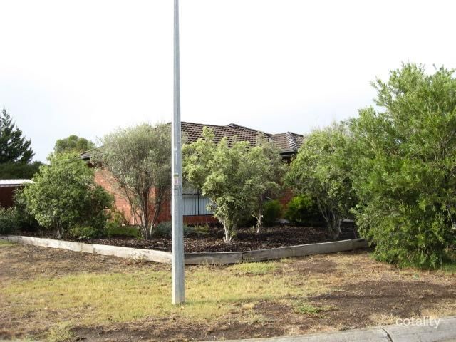 8 Harness Ct, Sydenham, VIC 3037