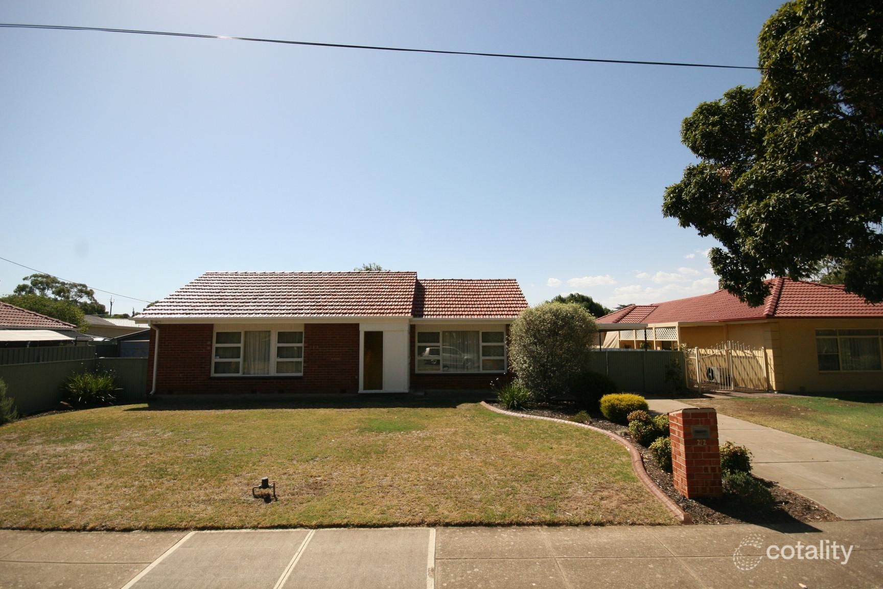 22 Oakmont Cres, Novar Gardens, SA 5040