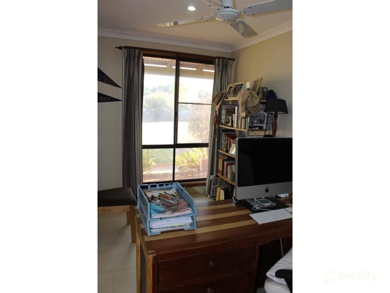 15 Pickering Dr, Dongara, WA 6525