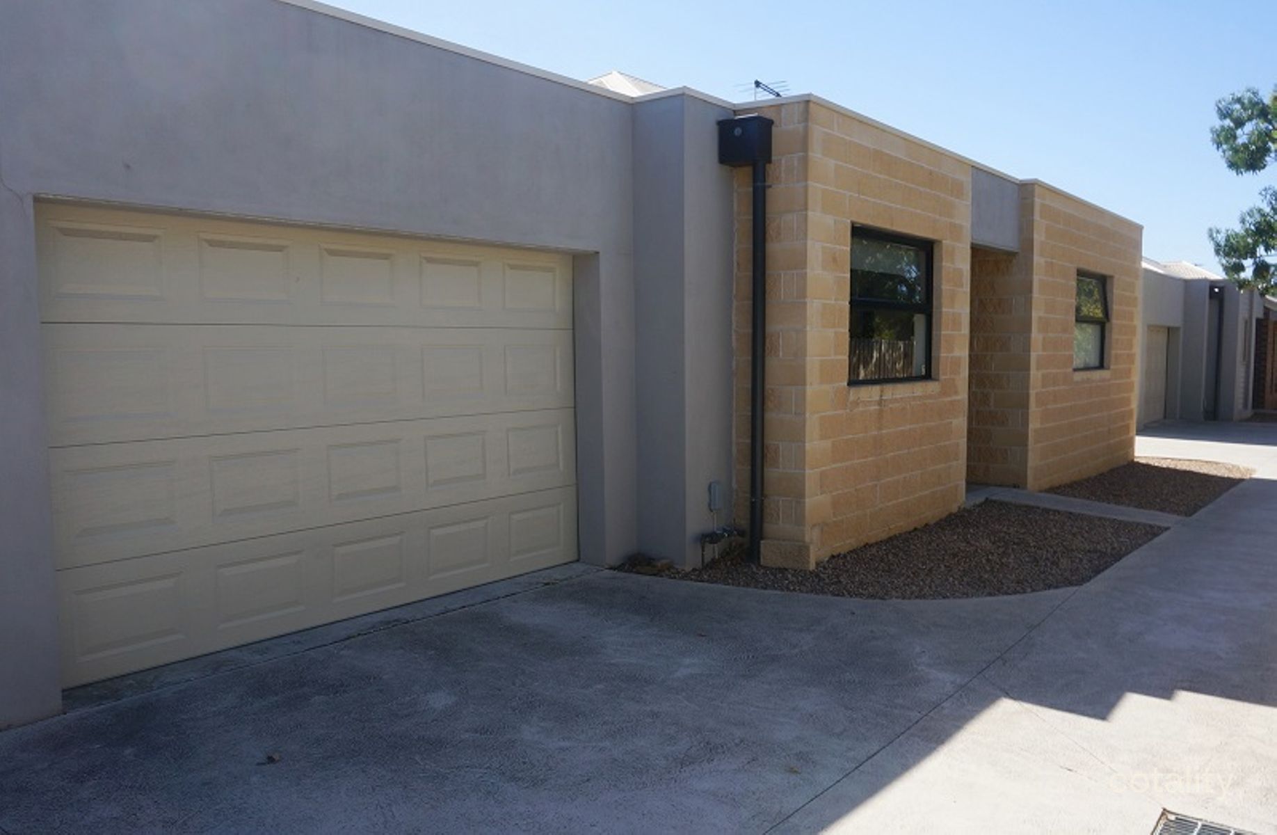2/73 Barkly St, Sunbury, VIC 3429