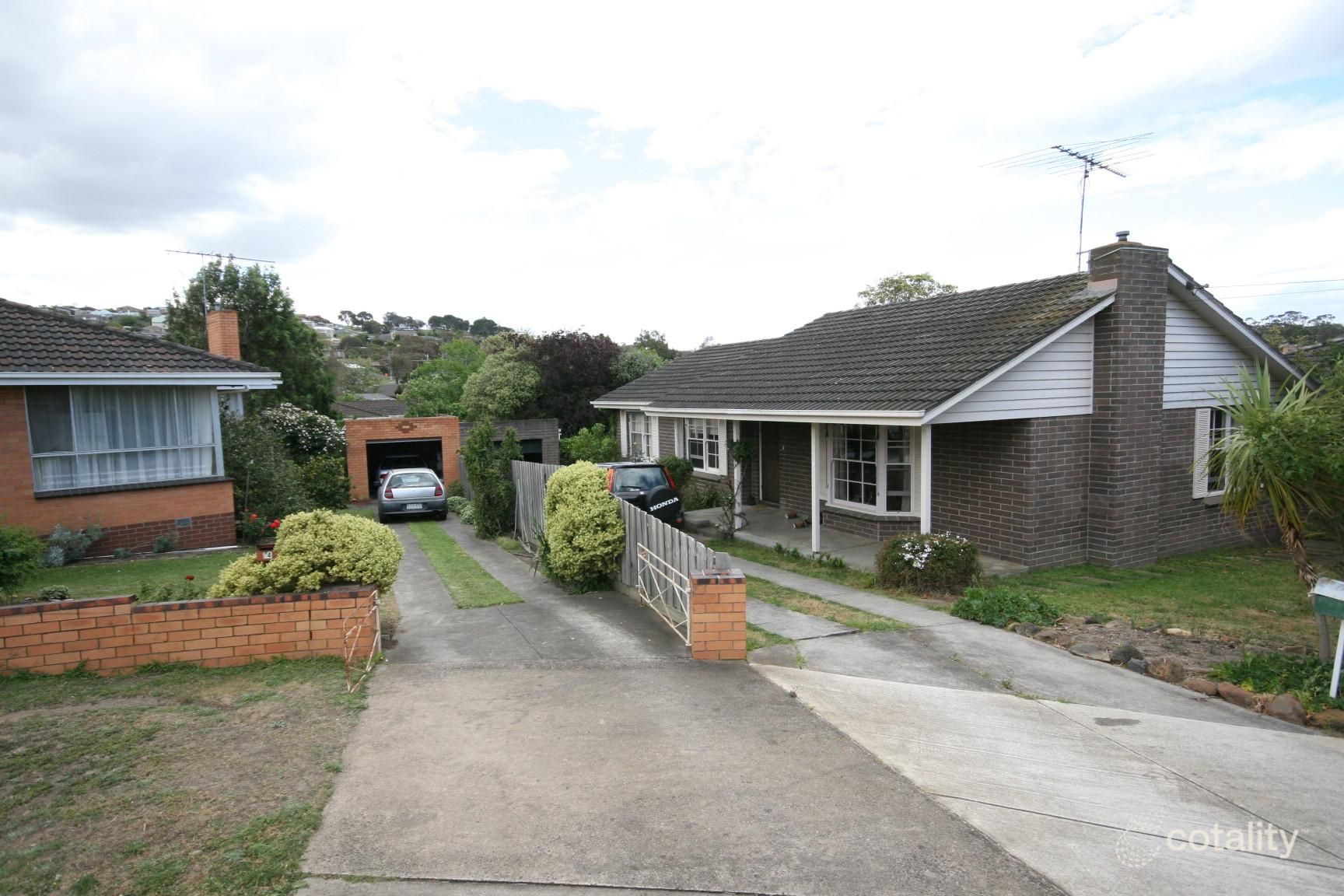 12 Woodley Ct, Highton, VIC 3216