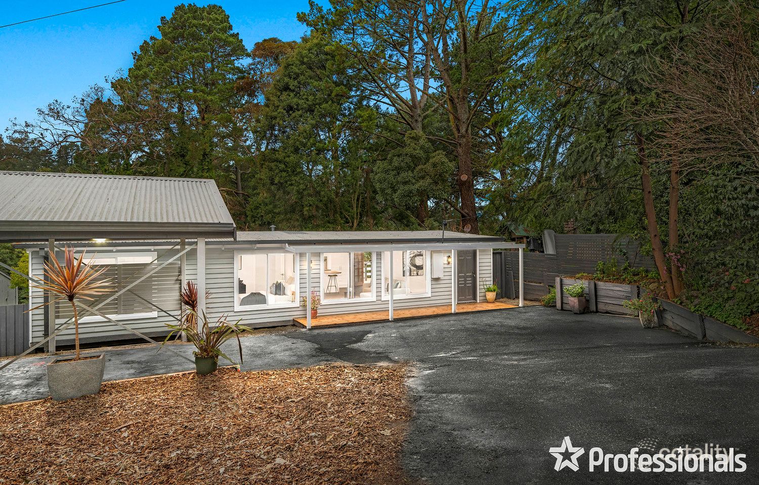 19 Falkingham Rd, Mount Evelyn, VIC 3796