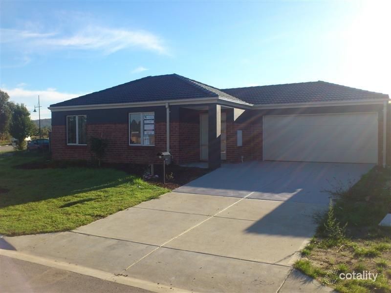 57 Fallingwater Dr, Pakenham, VIC 3810