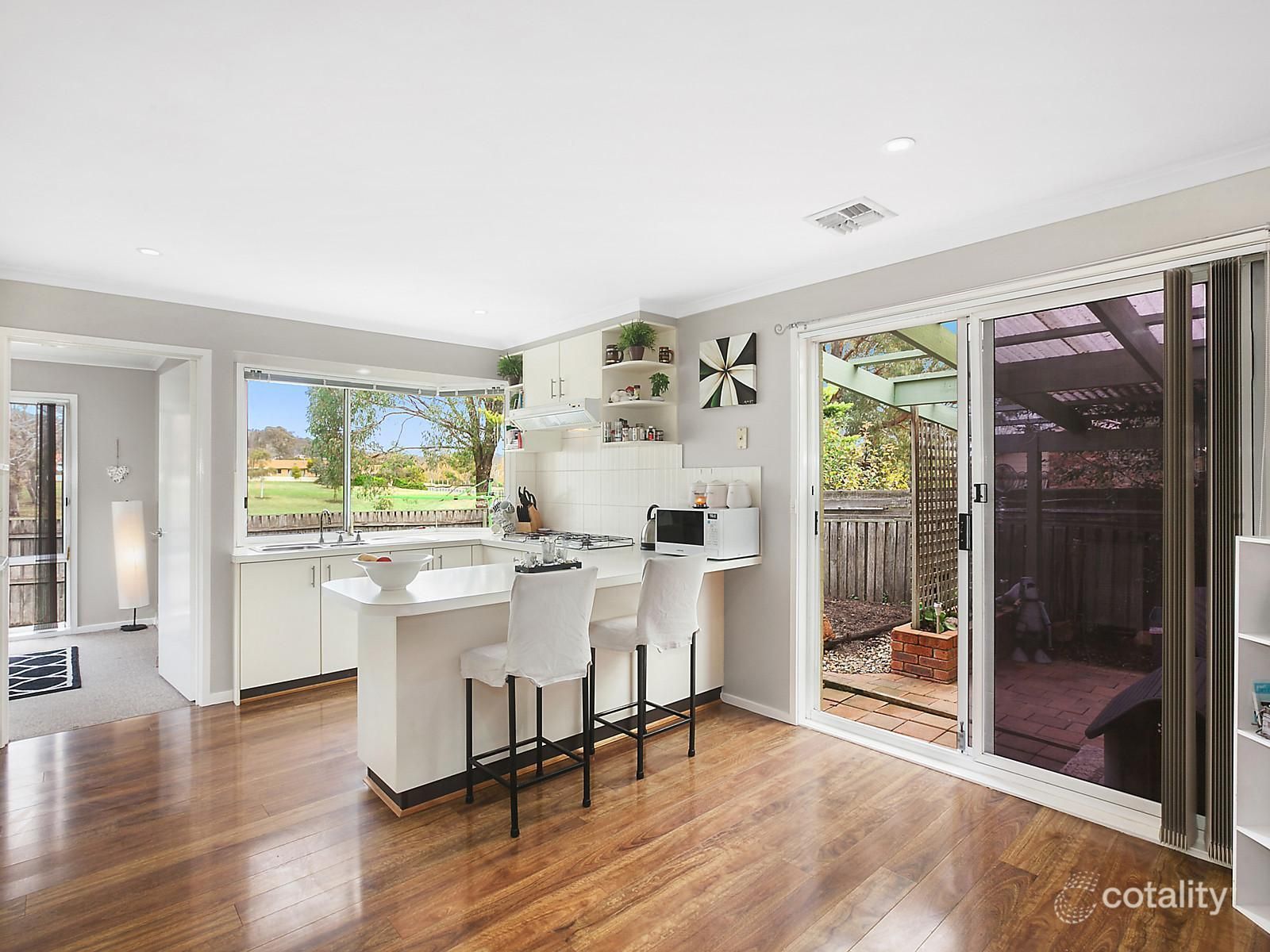 8/4 Brudenell Dr, Jerrabomberra, NSW 2619