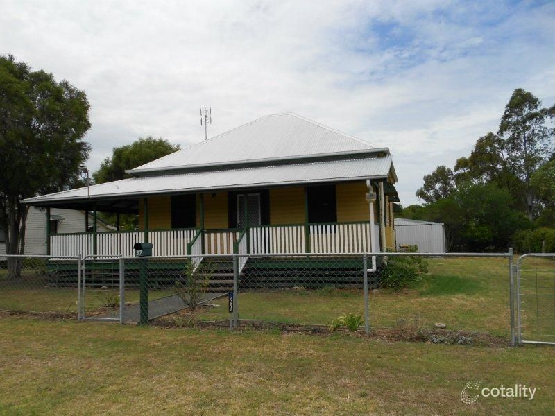 37 Commonwealth St, Clifton, QLD 4361