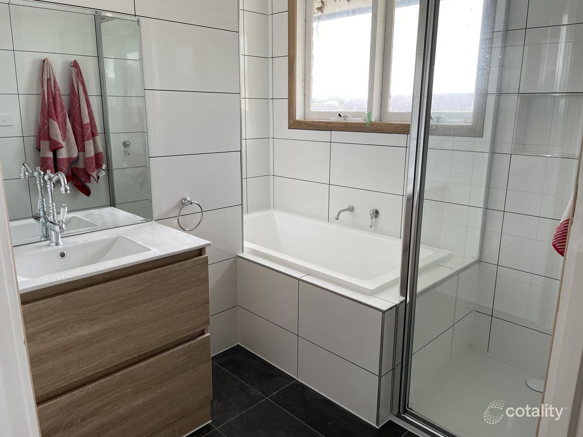 2 Wirra Mirra Dr, Wurruk, VIC 3850