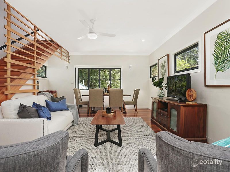 327 Simpsons Rd, Bardon, QLD 4065