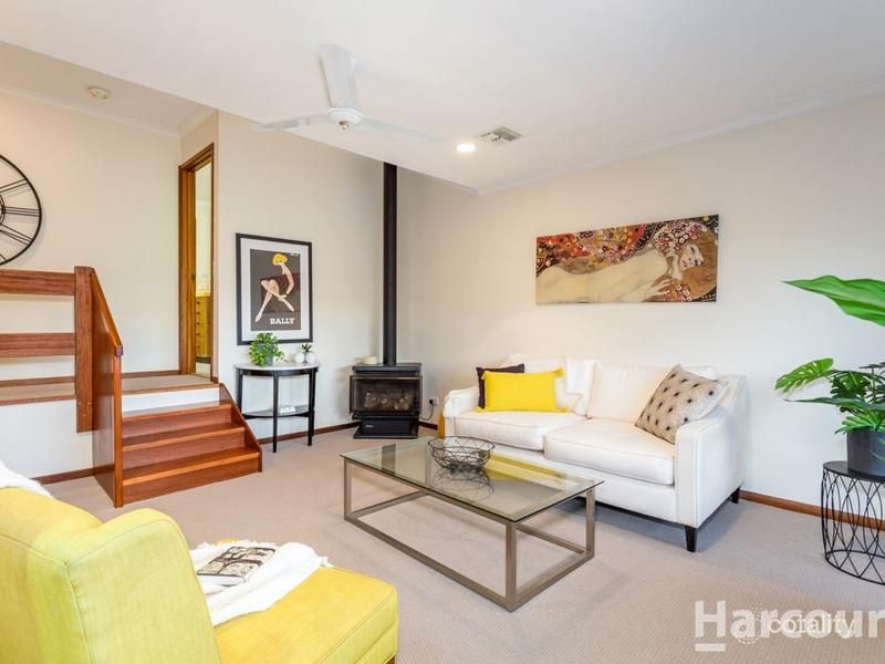 27 Moyes Cres, Holt, ACT 2615