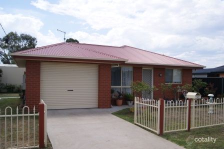 42 George St, Maffra, VIC 3860