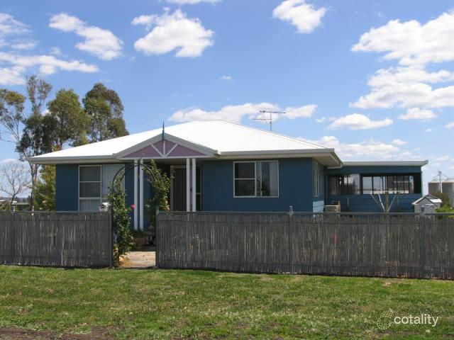 74 Victoria St, Clifton, QLD 4361