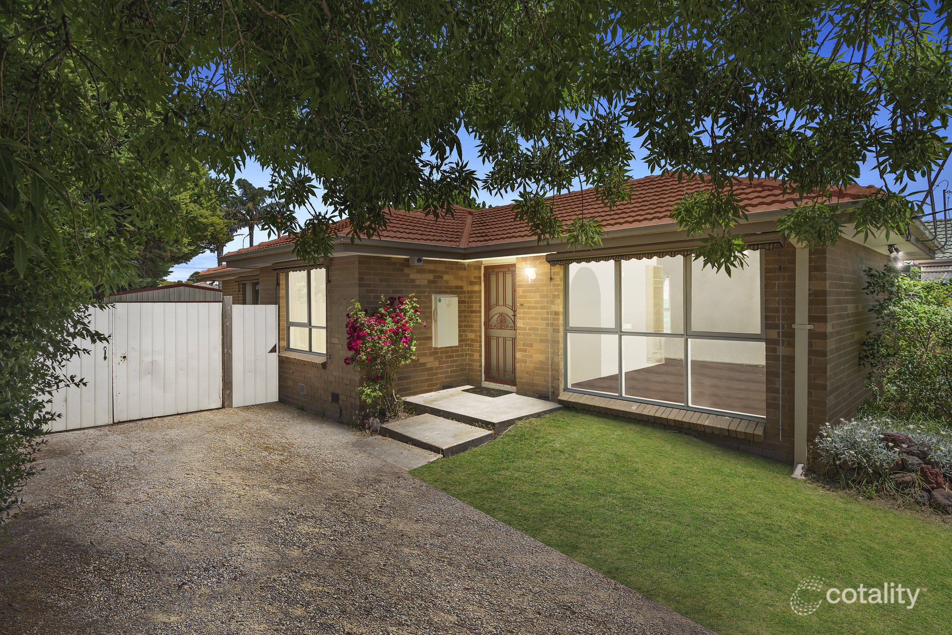 18 Fenfield St, Cranbourne, VIC 3977