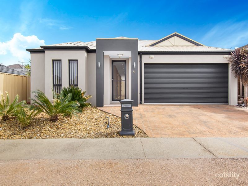 42 St Vincent Way, Caroline Springs, VIC 3023