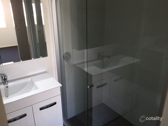 2/13 Carlin St, Glenvale, QLD 4350