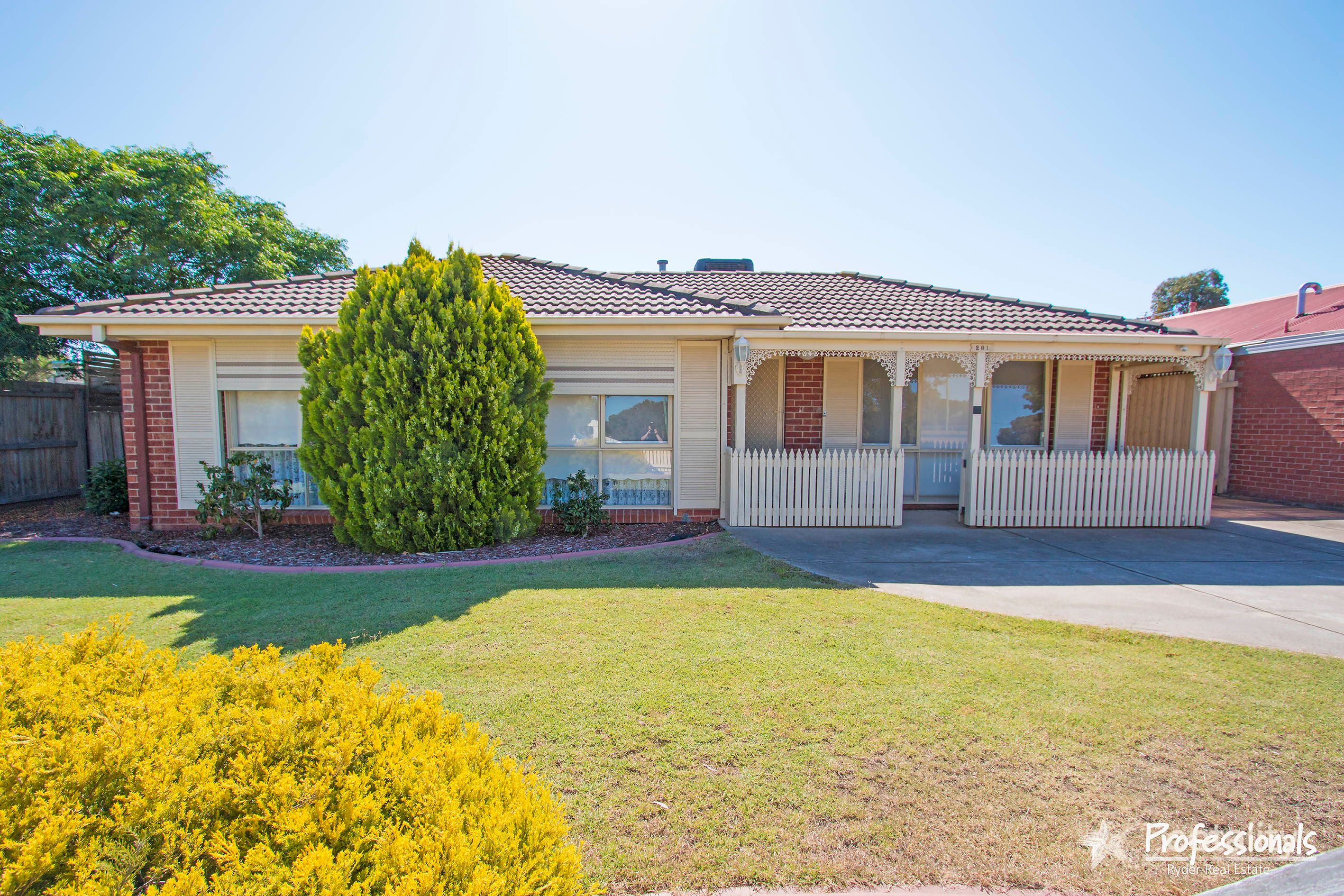 201 Gisborne-Melton Rd, Kurunjang, VIC 3337
