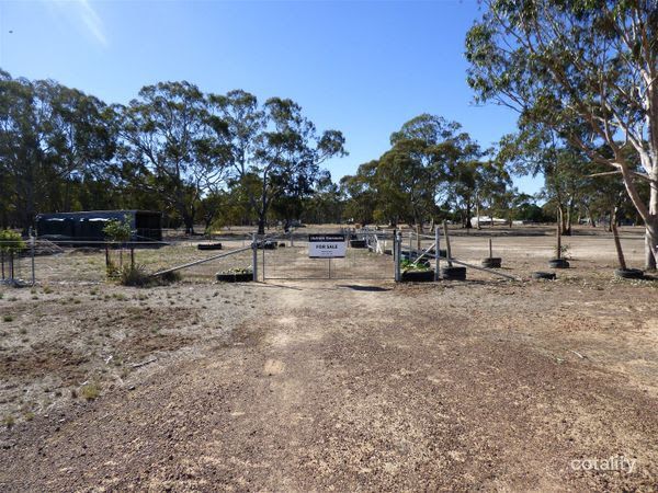 2-18 Cameron St, Glenorchy, VIC 3385