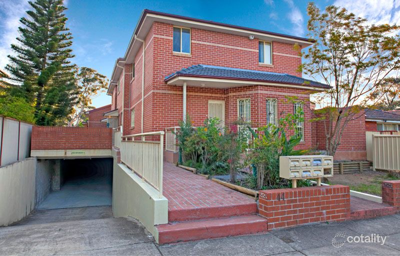 2/44 Third Ave, Campsie, NSW 2194
