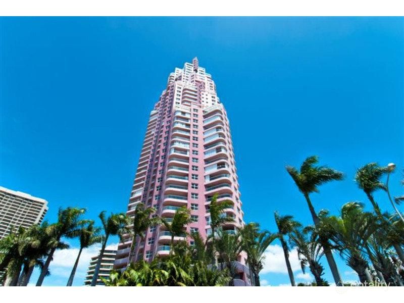 26/12 Commodore Dr, Surfers Paradise, QLD 4217