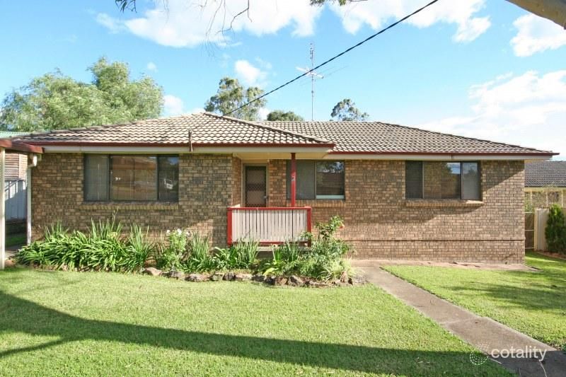 2 Mcintosh St, The Oaks, NSW 2570
