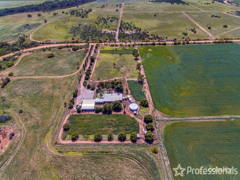 398 Giles Rd, Moonyoonooka, WA 6532