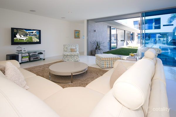 23 Freyburg St, Bundall, QLD 4217