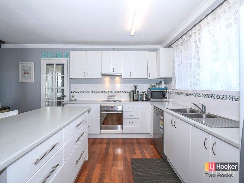 6 Dale Ct, Two Rocks, WA 6037