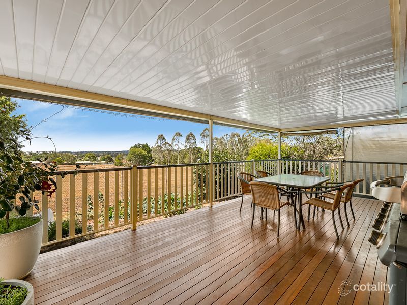 21 Jason St, Wilsonton Heights, QLD 4350