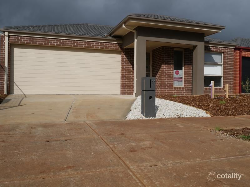 11 Robinson Dr, Weir Views, VIC 3338