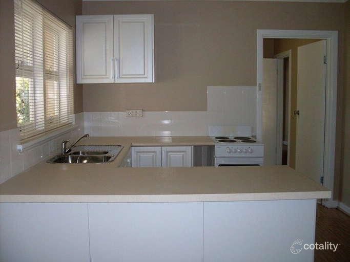 25 Lalor Rd, Kenwick, WA 6107