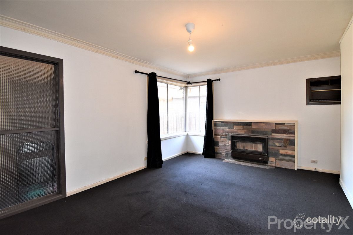 39 Huddersfield Rd, Deer Park, VIC 3023