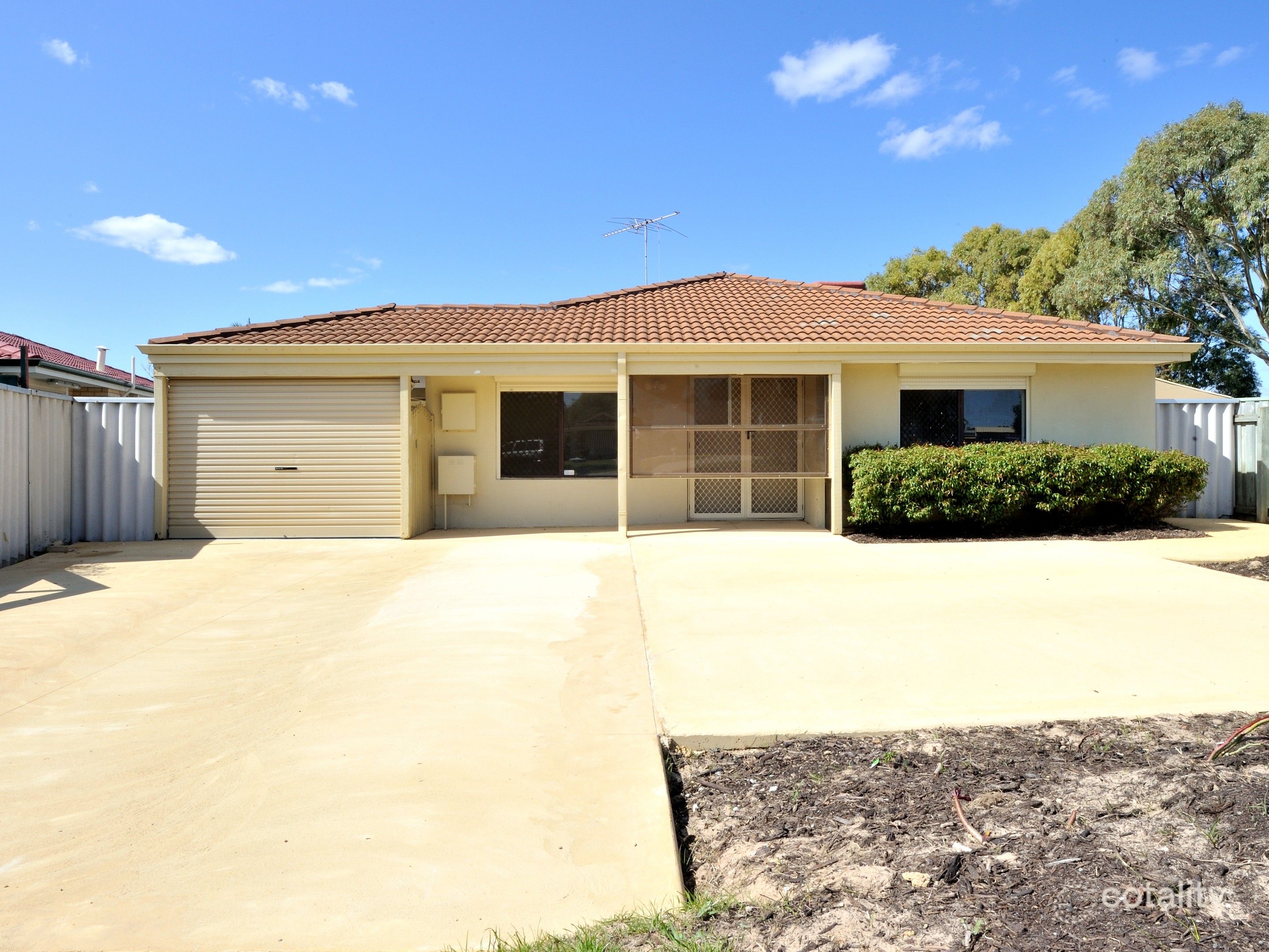 19 Silver Gr, Warnbro, WA 6169