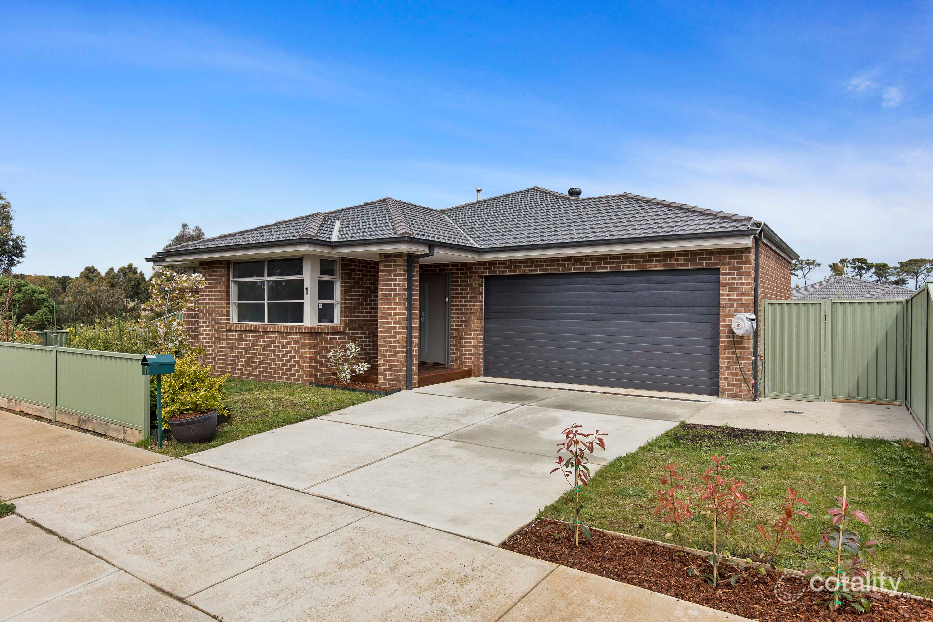 1 Patrick Cl, Miners Rest, VIC 3352