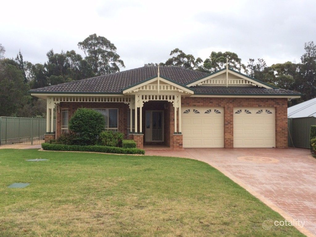 34 Lydon Cres, West Nowra, NSW 2541