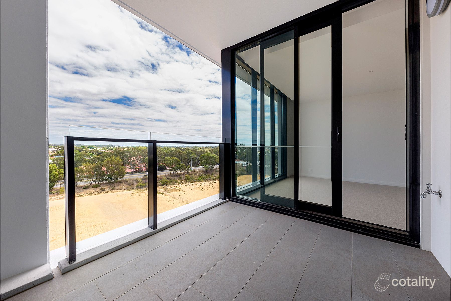 402/8 Tassels Pl, Innaloo, WA 6018