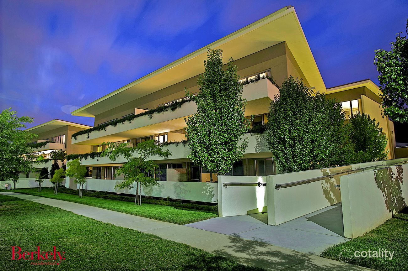 21/21 State Cir, Forrest, ACT 2603