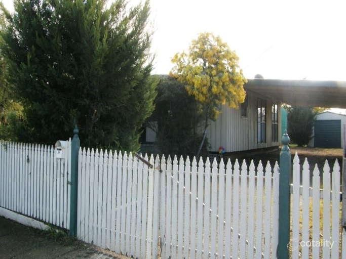 24 Colour Rd, Diggers Rest, VIC 3427