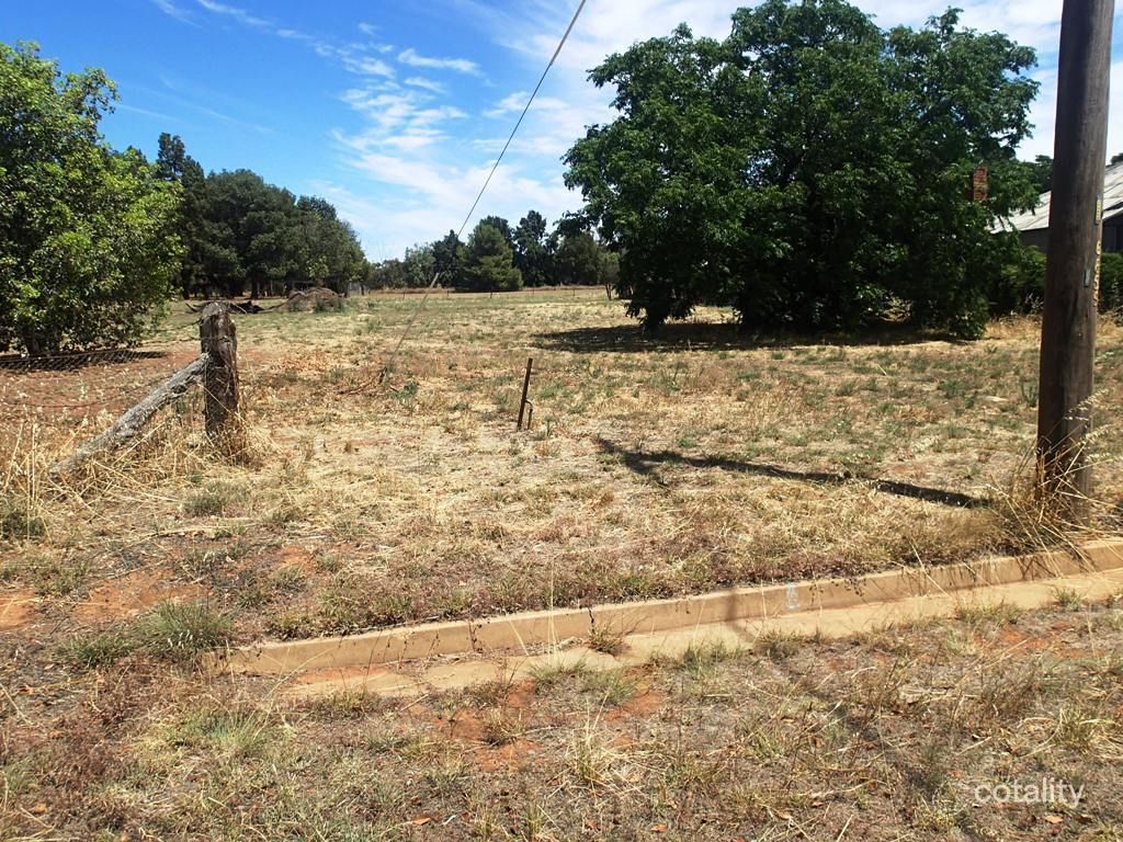 9 Murray St, Oaklands, NSW 2646