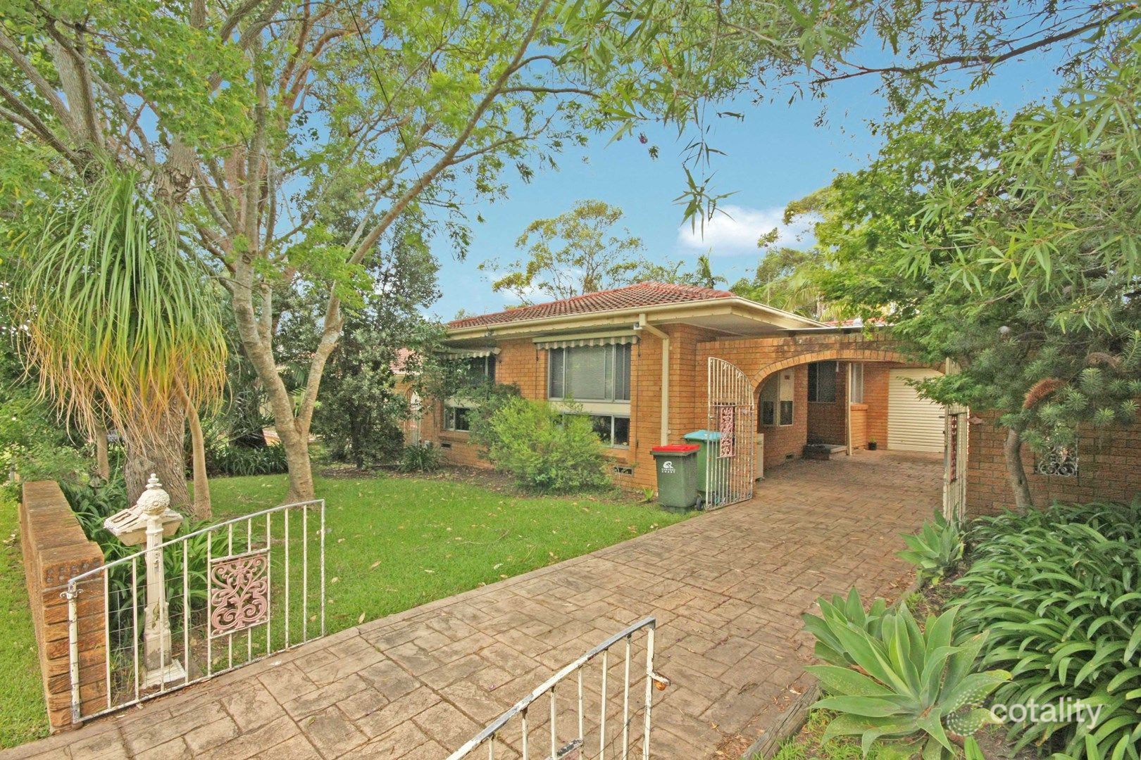 13 Kareelah Ave, Berkeley Vale, NSW 2261