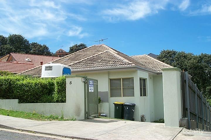 5 Wrightson Ave, Bar Beach, NSW 2300