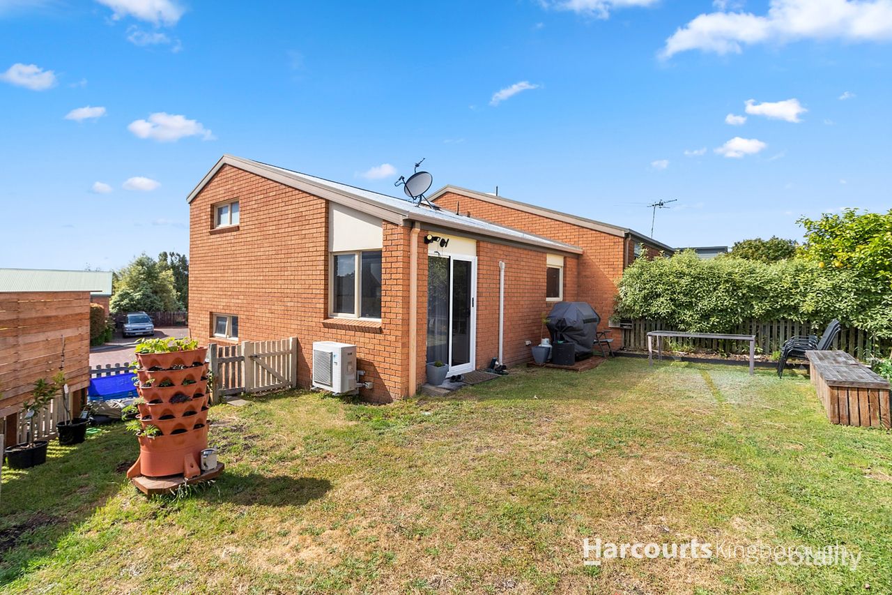 17/9-13 Pearsall Ave, Blackmans Bay, TAS 7052