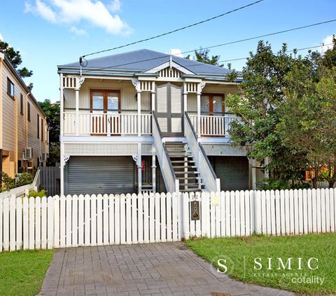 22 Gladstone St, Coorparoo, QLD 4151